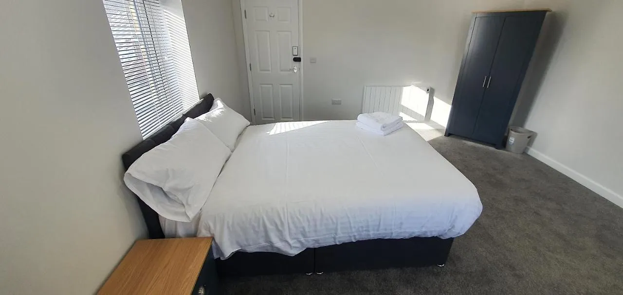Apartment In Barnsley Central ゲストハウス